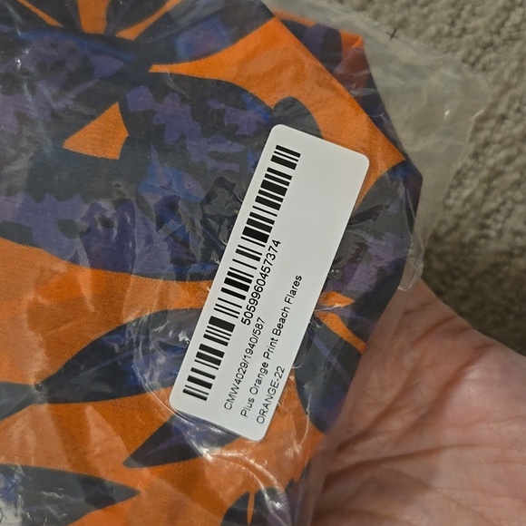 PrettyLittleThing Plus Orange Beach Print Flare Pants NWT - Picture 4 of 6